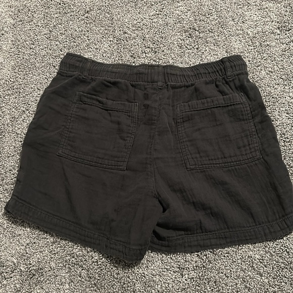 Old Navy Women’s Linen Shorts - Picture 3 of 4